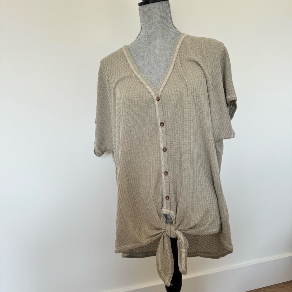 BNWT Women's Beige Button-Down Knit Top